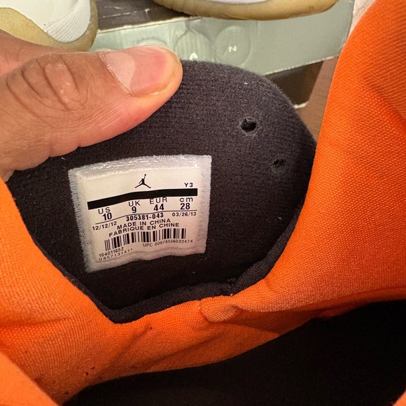 Air Jordan Retro 8 Black, Orange, purple & grey Sneakers - Picture 4 of 4